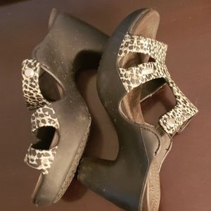 CROCS super comfy Sandal (like new)